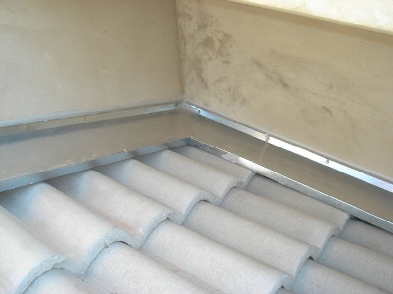 Instalação de Calha de Chuva Zinco Mansões - Calha de Alumínio para Estufa