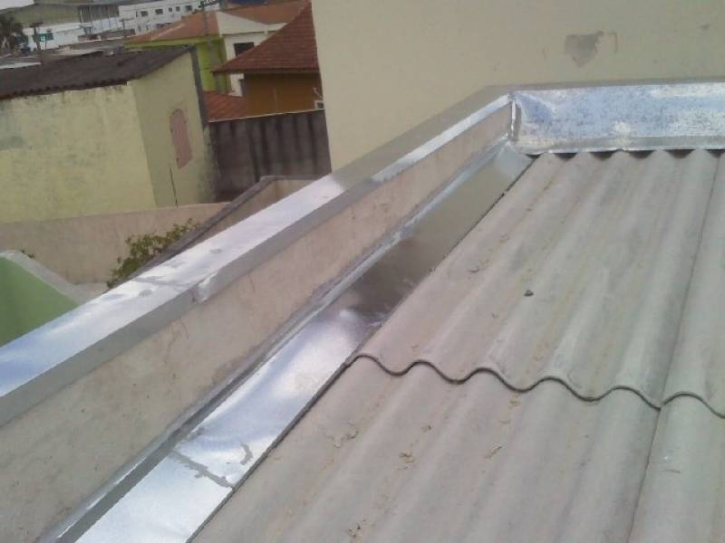 Manutenção de Rufo de Alumínio Branco Chácaras Cruzeiro do Sul - Rufo Industrial para Telhado em Concreto